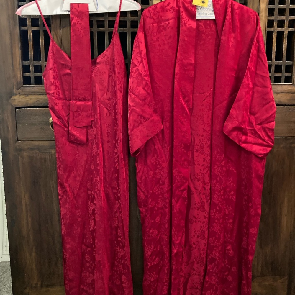 August silk chemise and robe with belt